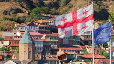 Gürcistan ve Avrupa Birliği, Tiflis 'in eski kenti Georgiac' ta bayrak sallıyor