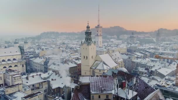 Vista aérea da paisagem urbana de Lviv no inverno, oeste da Ucrânia — Vídeo de Stock