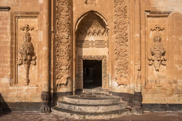 Binnendeur van Ishak Pasha Palace in Agri stad, Oost Anatolië, Turkije. — Stockfoto