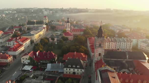 Vue aérienne du centre-ville de Kamenets-Podolsky en Ukraine — Video