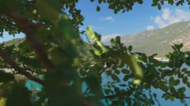 Antalya ilinin Kas ilçesine bağlı güzel bir göl ve küçük bir plaj, Türkiye