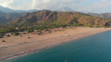 Antalya ilinin Akdeniz kıyısındaki Cirali plajının hava manzarası, Türkiye
