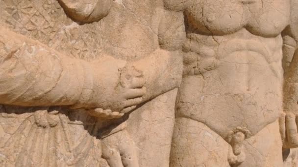 Commagene Kralı Antiochus Türkiye 'de Herkül ile el sıkışıyor — Stok video