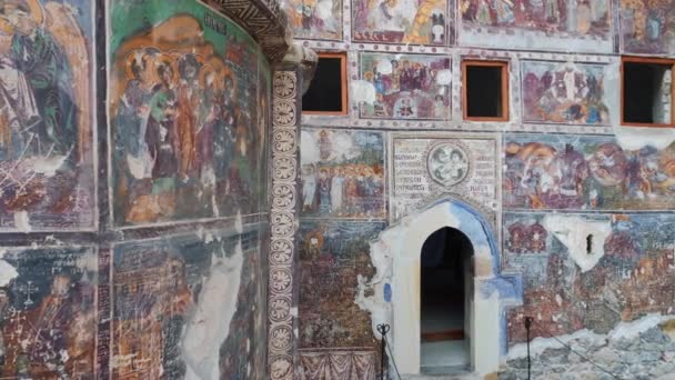 Di dalam Gereja Rock di Biara Sumela di Trabzon, Turki — Stok Video