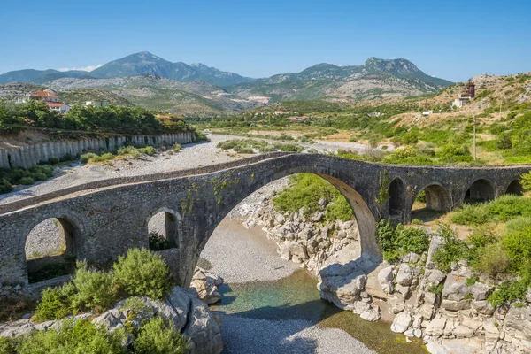 Old Ottoman Mesi Bridge Rio Kir Perto Cidade Shkoder Albânia — Fotografia de Stock