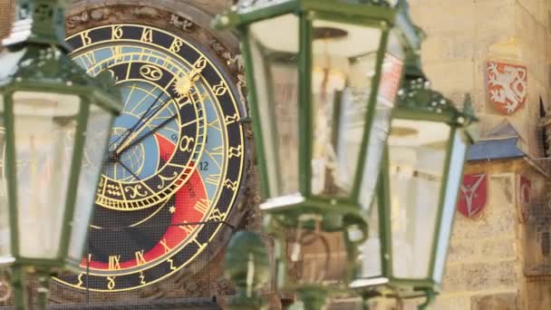 Pražské Orloj Zblízka Středověké Orloj Jižní Zdi Staroměstské Radnice Staroměstském — Stock video