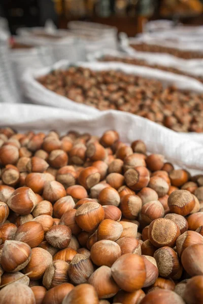 Fresh Hazelnuts Shells Sale Outdoor Food Market Lots Hazelnuts Big 图库图片