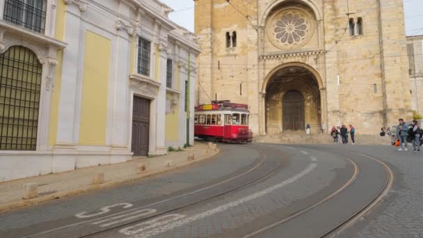 Lisbon Portugal March 2022 Historic Retro Tram Passing Lisbon Cathedral — Stock Video