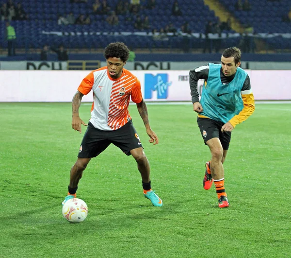 Players warming-up before football match — Stock Photo, Image