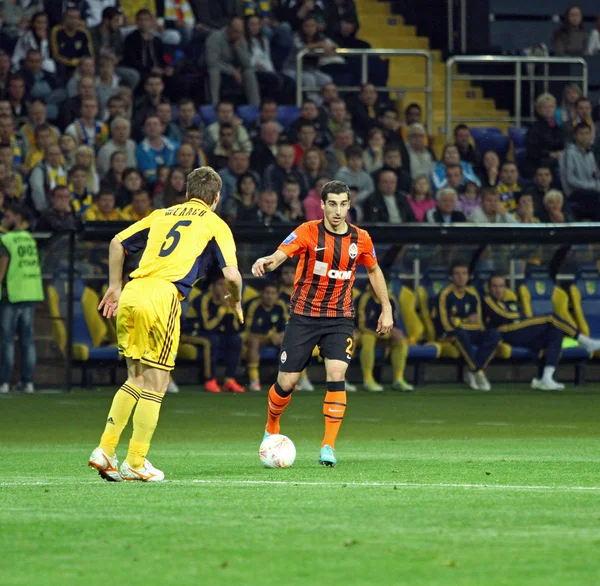 Metalist kharkiv vs shakhtar donetsk voetbalwedstrijd — Stockfoto