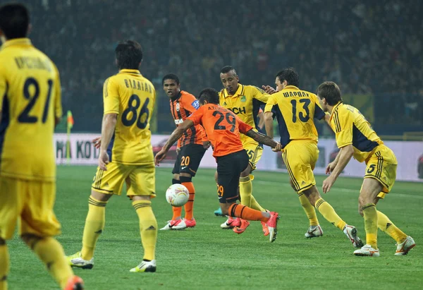 Metalist kharkiv vs shakhtar donetsk voetbalwedstrijd — Stockfoto