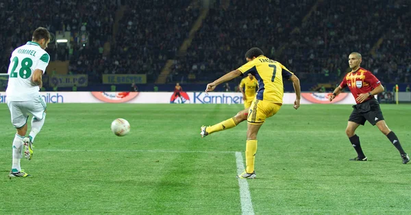 Metalist kharkiv vs-voetbalwedstrijd met snelle wien — Stockfoto