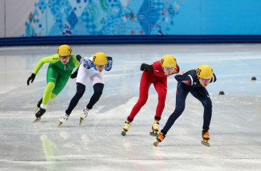 Bayanların 1000 m kısa parça ısıtır ısıtır