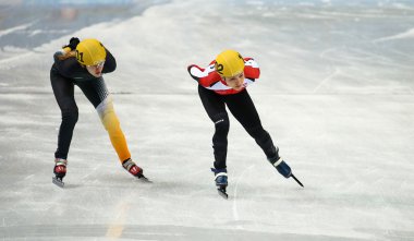Bayanların 1000 m kısa parça ısıtır ısıtır