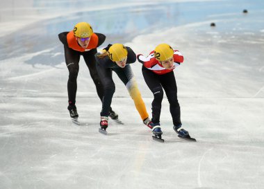 Bayanların 1000 m kısa parça ısıtır ısıtır