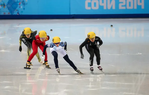 Senhoras '1000 m aquece aquecedores de pista curta — Fotografia de Stock