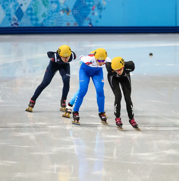 Panie 1000 m grzeje krótki utwór nagrzewa — Zdjęcie stockowe