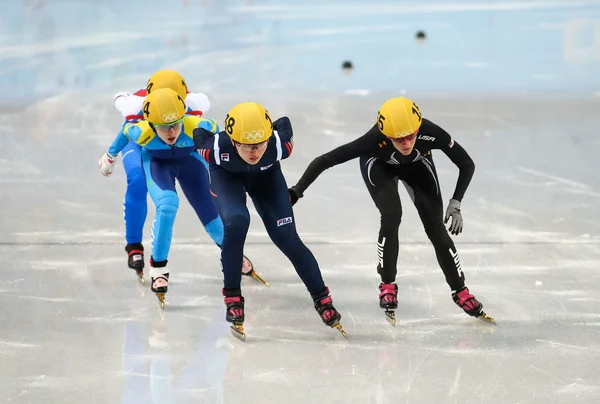 Panie 1000 m grzeje krótki utwór nagrzewa — Zdjęcie stockowe