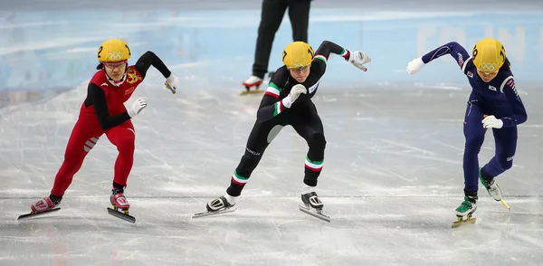 Signore '1000 m riscalda brevi riscaldamenti pista — Foto Stock