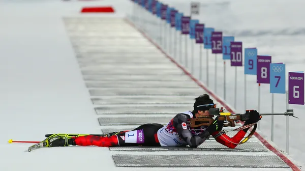 Biatlon muži sprint 10 km — Stock fotografie