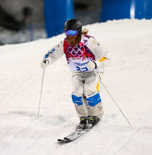 Vrije stijl skiën mannen moguls finale — Stockfoto