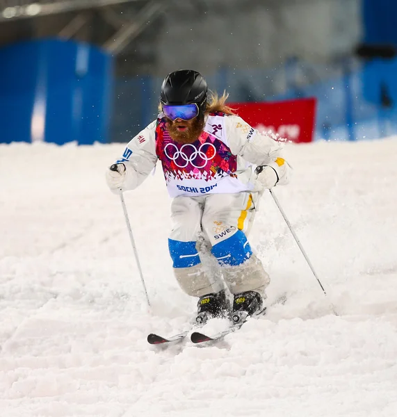 Vrije stijl skiën mannen moguls finale — Stockfoto