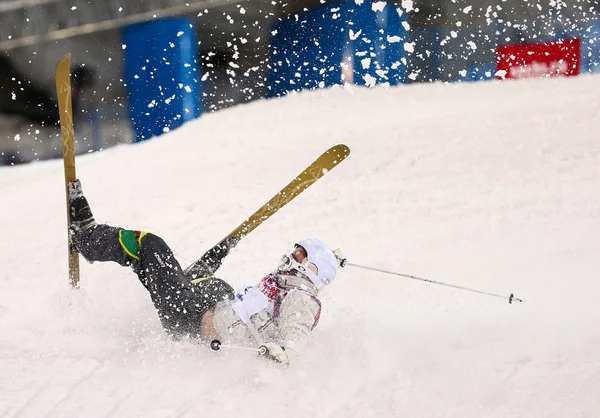 フリー スタイル スキー男子モーグル決勝 — ストック写真