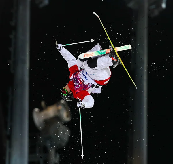 Freestyle skidåkning Herrarnas puckelpist slutlig — Stockfoto