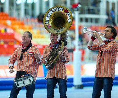 Bayanlar 5000 m sürat pateni Hollandalı brass band