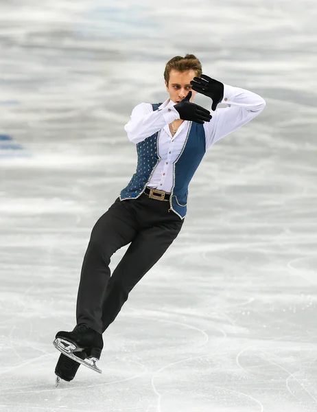 Patinaje artístico. Hombres patinaje libre —  Fotos de Stock