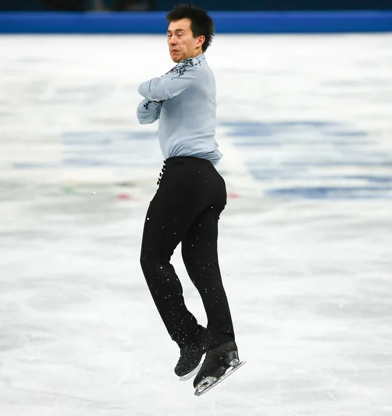 Patinaje artístico. Hombres patinaje libre —  Fotos de Stock