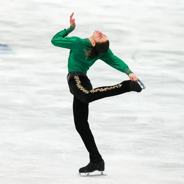 Patinaje artístico. Hombres patinaje libre — Foto de Stock