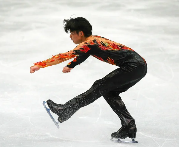 Patinaje artístico. Hombres patinaje libre —  Fotos de Stock