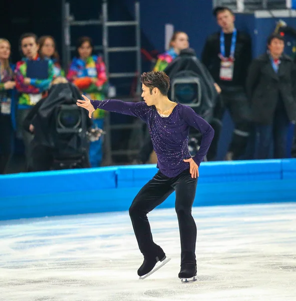 Patinaje artístico. Hombres patinaje libre —  Fotos de Stock