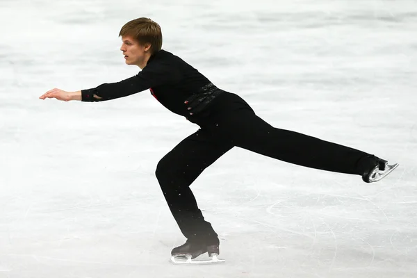 Kunstschaatsen. mannen vrije schaatsen — Stockfoto