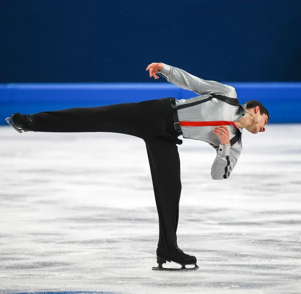 Kunstschaatsen. mannen vrije schaatsen — Stockfoto