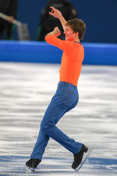 Patinaje artístico. Hombres patinaje libre —  Fotos de Stock