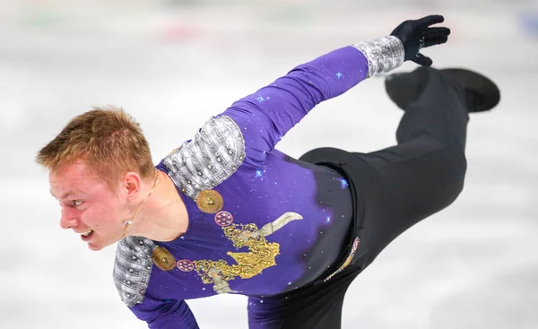 Patinaje artístico. Hombres patinaje libre —  Fotos de Stock