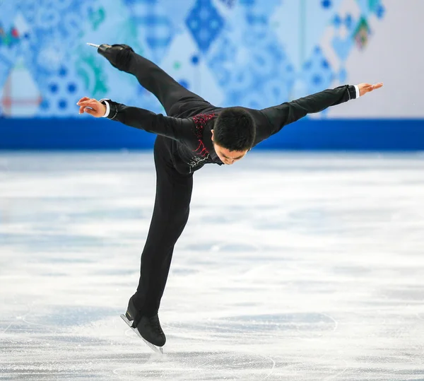 Kunstschaatsen. mannen vrije schaatsen — Stockfoto