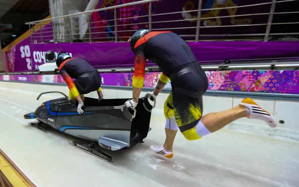 Calor de bobsleigh de dois homens — Fotografia de Stock