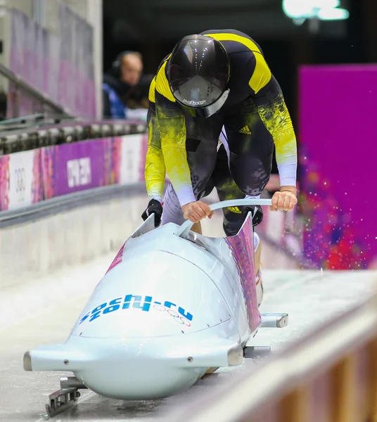 Dos hombres bobsleigh calor — Foto de Stock