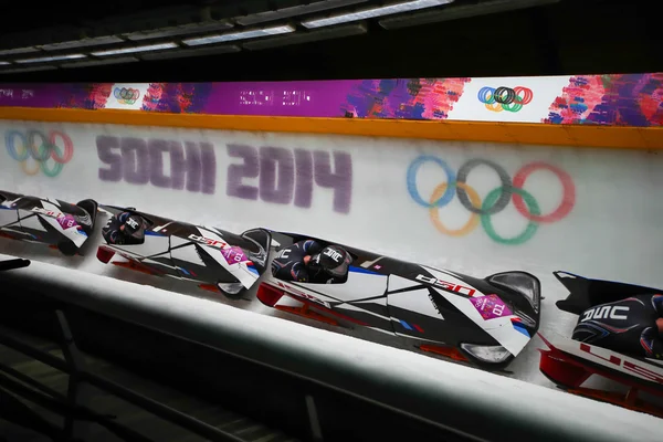 Dos hombres bobsleigh calor — Foto de Stock