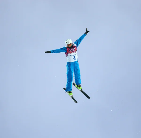 Ski acrobatique. Qualification des sauts masculins — Photo
