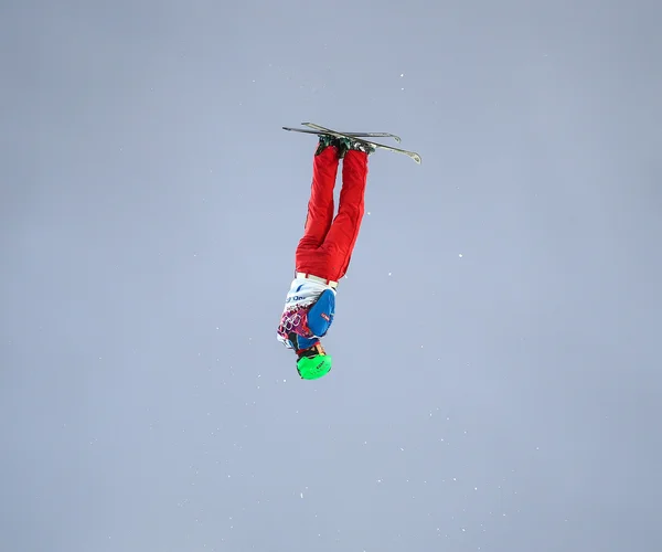 Esqui Freestyle. Qualificação de antenas masculinas — Fotografia de Stock