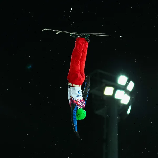 Akrobatické lyžování. Pánské antény finální — Stock fotografie
