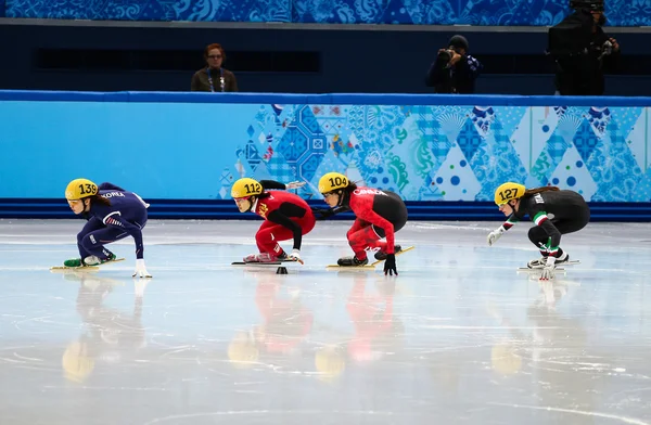 女子 1000 米预赛短道速滑预赛 — 图库照片