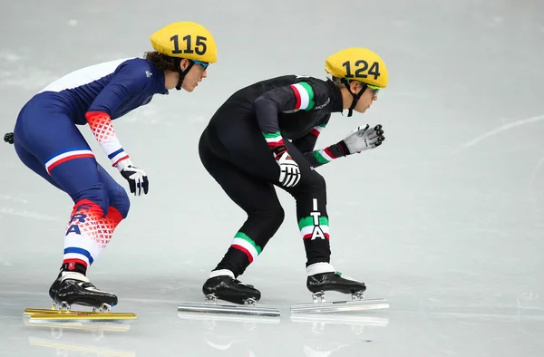 Signore '1000 m riscalda brevi riscaldamenti pista — Foto Stock