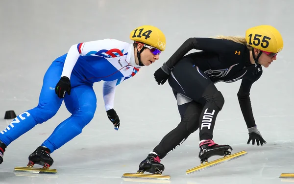 Signore '1000 m riscalda brevi riscaldamenti pista — Foto Stock