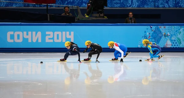 Signore '1000 m riscalda brevi riscaldamenti pista — Foto Stock