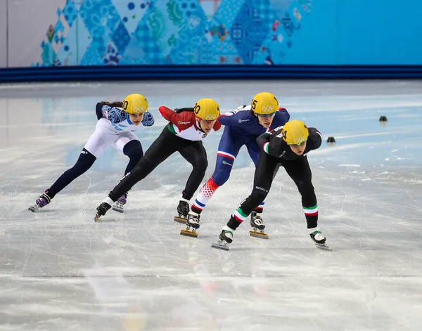 女子 1000 米预赛短道速滑预赛 — 图库照片